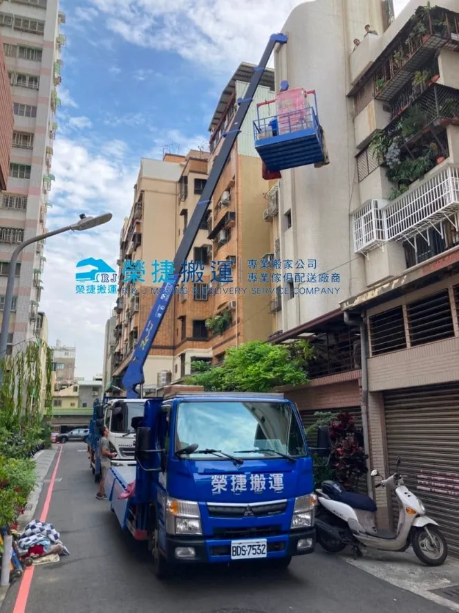 高雄搬家-公寓五樓吊車搬家